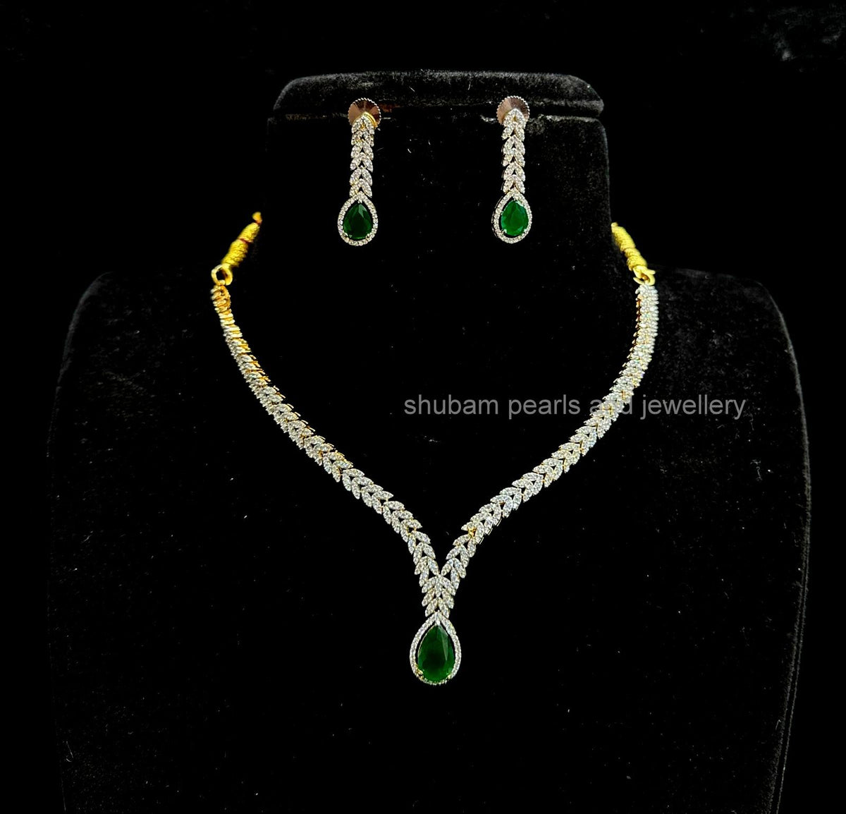 NECKLACE Necklace 619 DIAMOND EMERALD