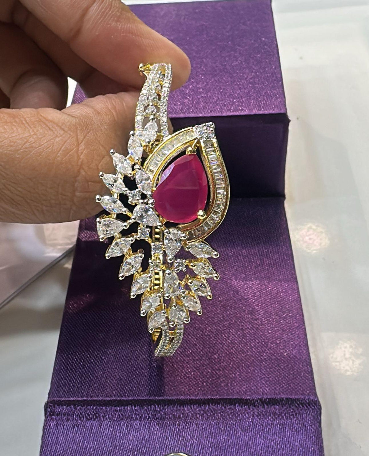 BRACELET/BANGLE bracelet 1054 RUBY Openable