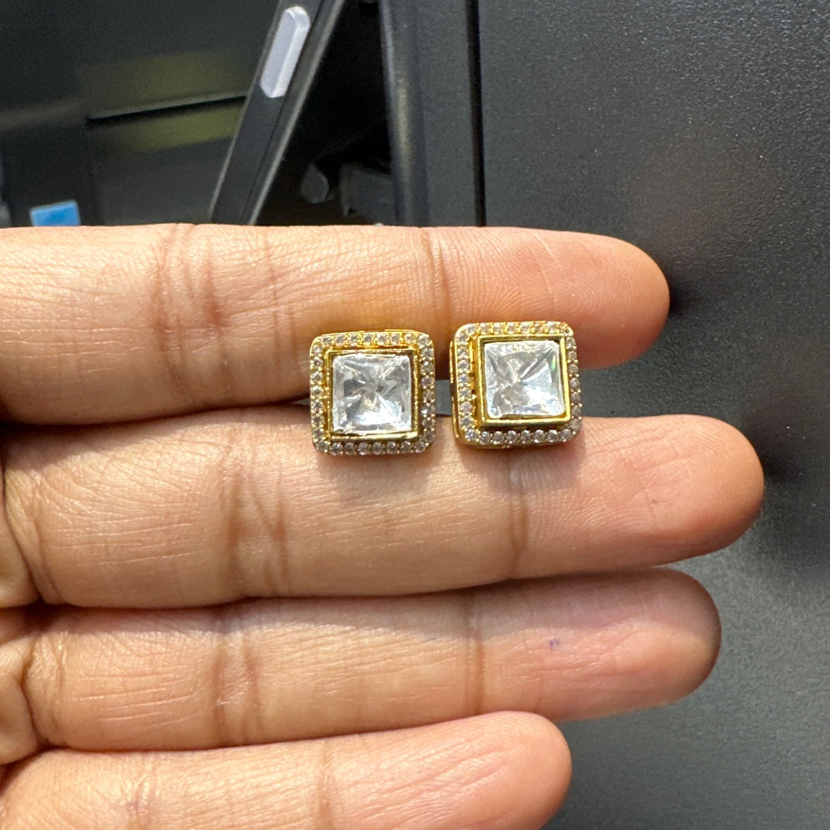 Earring Eartops 250 MOZONITE GOLDEN