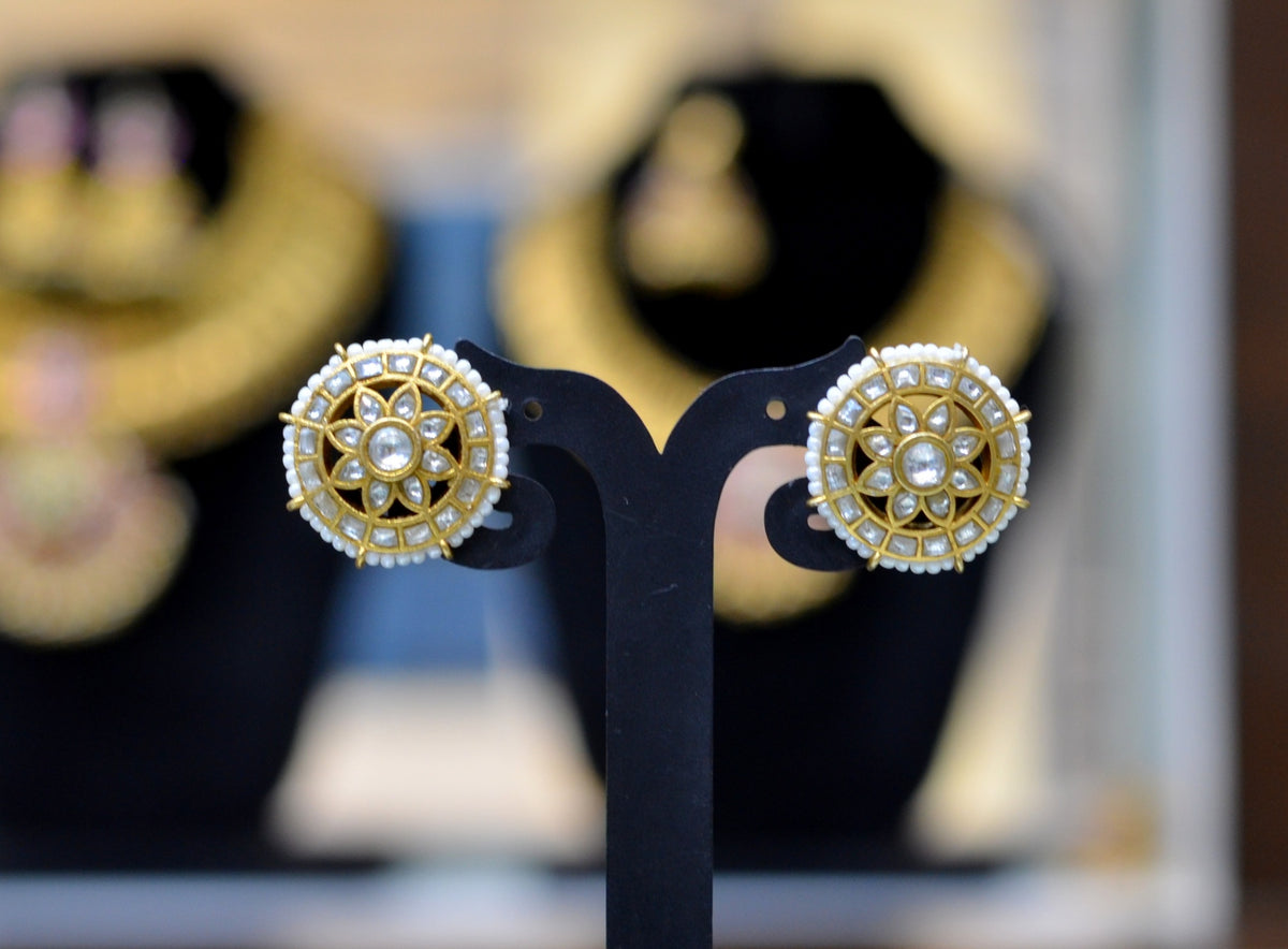 Earring Eartops 224 JADAU WHITE