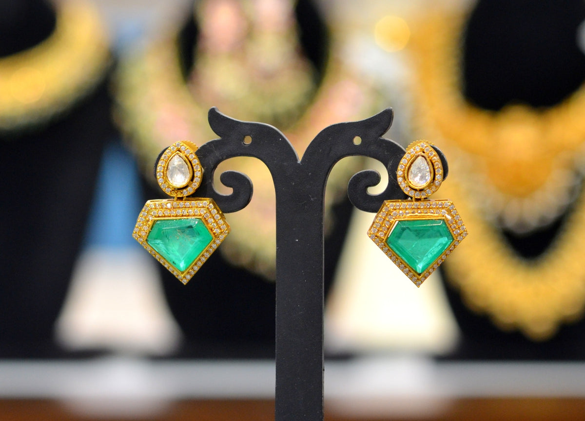 Earring Eartops 195 GOLDEN STONE EMERALD