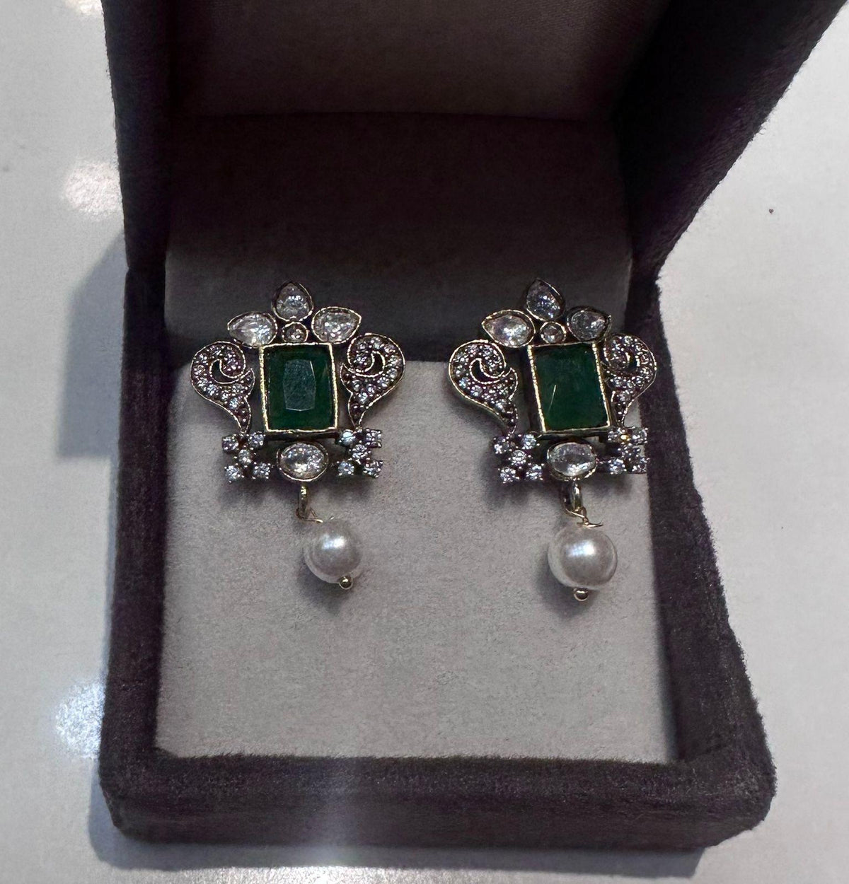 Earring EARTOPS 049 VICKTORIAN  EMERALD