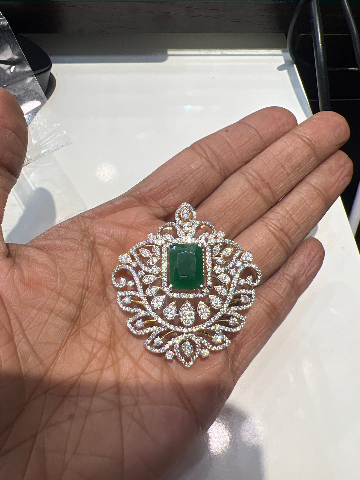 PENDANT SET CHAINS pendant set 129 DIAMOND EMERALD