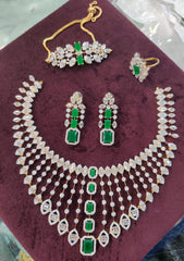 NECKLACE necklace 038 DIAMOND EMERALD