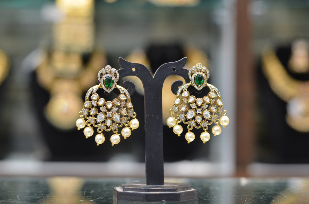 Earring ER042 VICKTORIAN  EMERALD