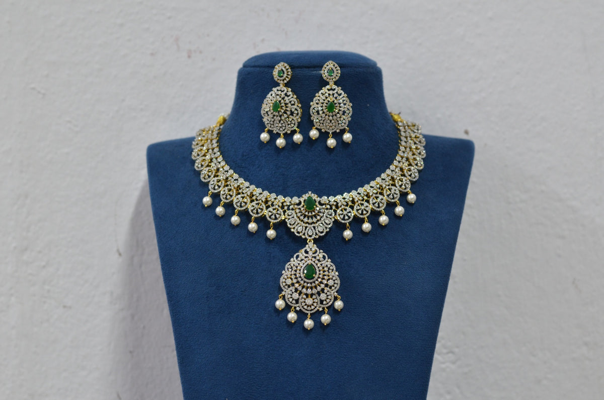 NECKLACE Necklace 931 DIAMOND  EMERALD