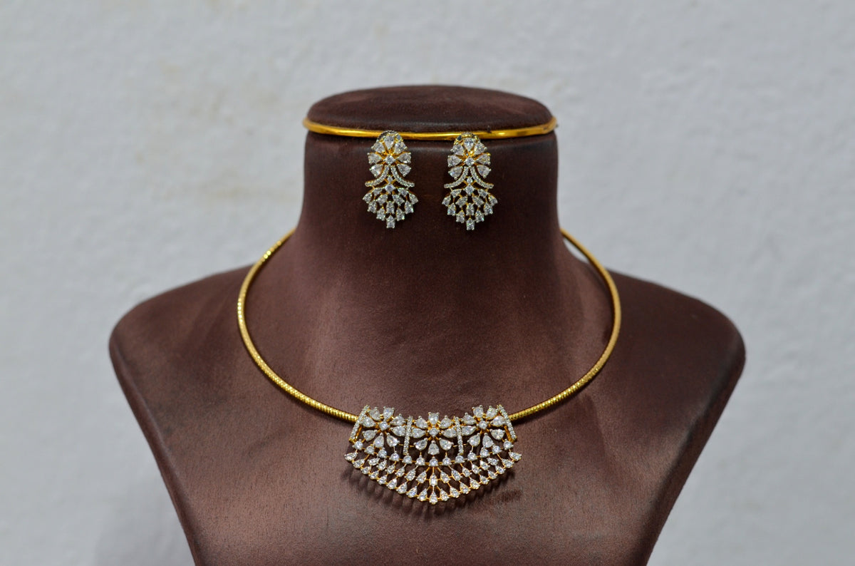 CHAINS AND HASLI HASLI 472 DIAMOND WHITE AND GOLD