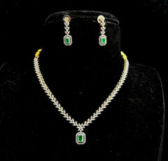 NECKLACE Necklace 607 DIAMOND EMERALD