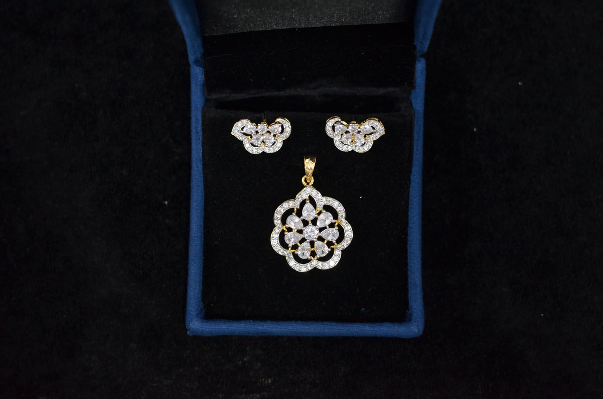 PENDANT SET / LOCKETS Pendant set 202 DIAMOND WHITE
