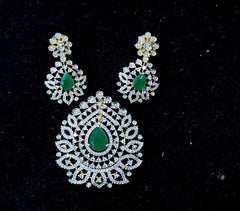 PENDANT SET CHAINS pendant set 131 DIAMOND EMERALD
