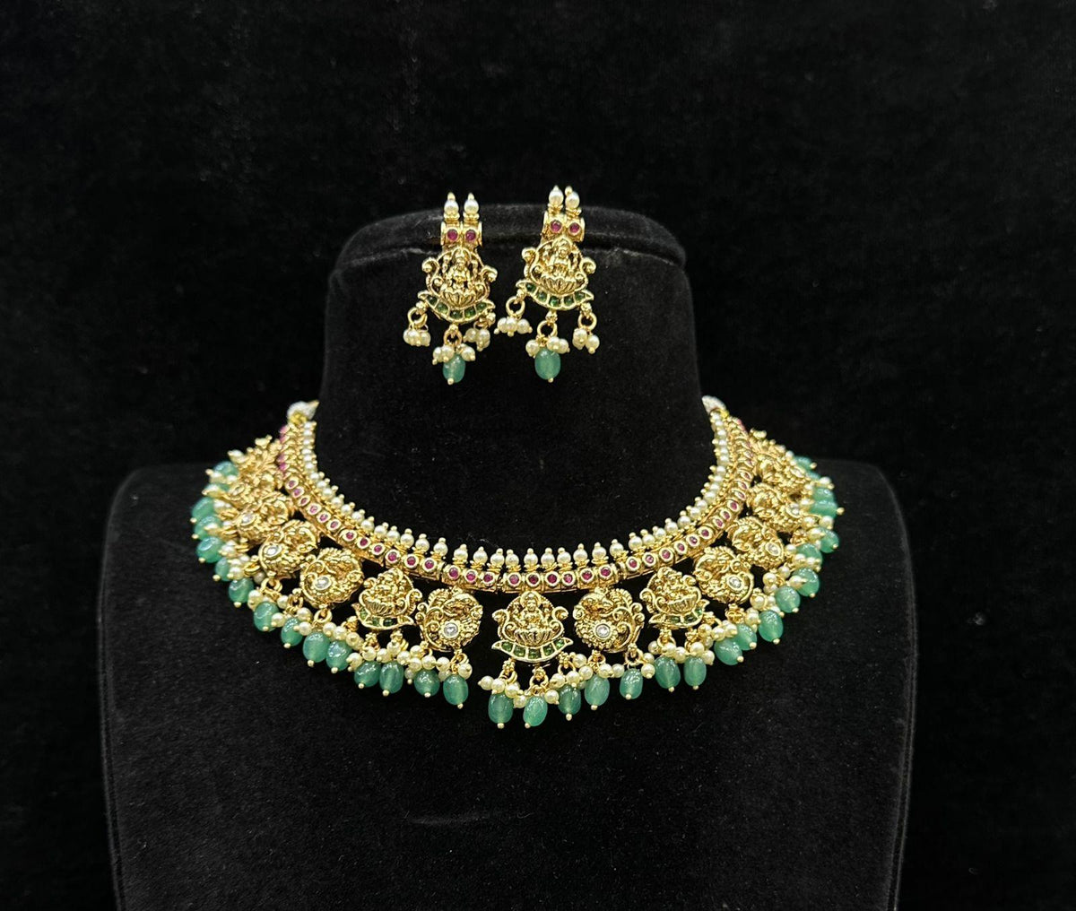 GUTTAPUSAL guttapusalu 025 EMERALD SHORT