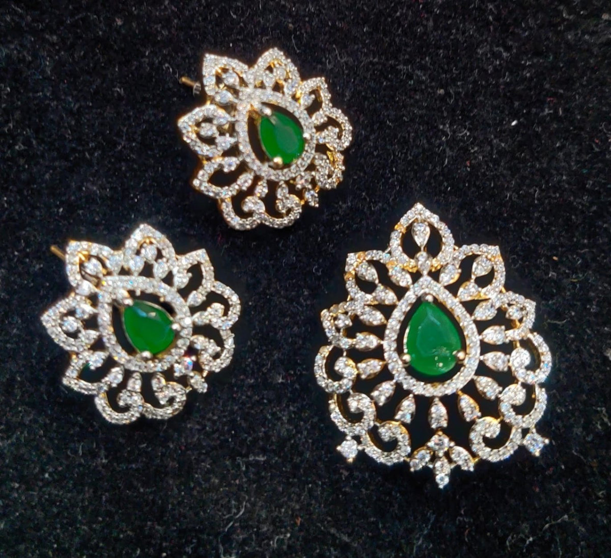 PENDANT SET CHAINS Pendant 138 DIAMOND EMERALD
