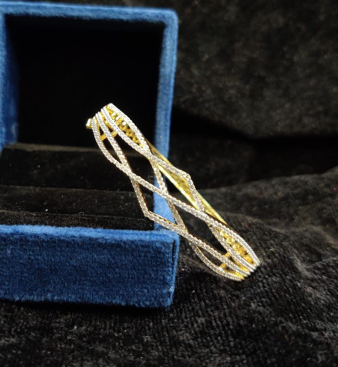 BRACELET/BANGLE Bracelet 1136 WHITE Openable