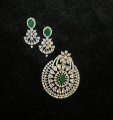 PENDANT SET CHAINS Pendant set 216 DIAMOND EMERALD