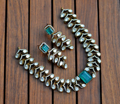 NECKLACE necklace 141 Mozonite With Victorian Polish EMERALD