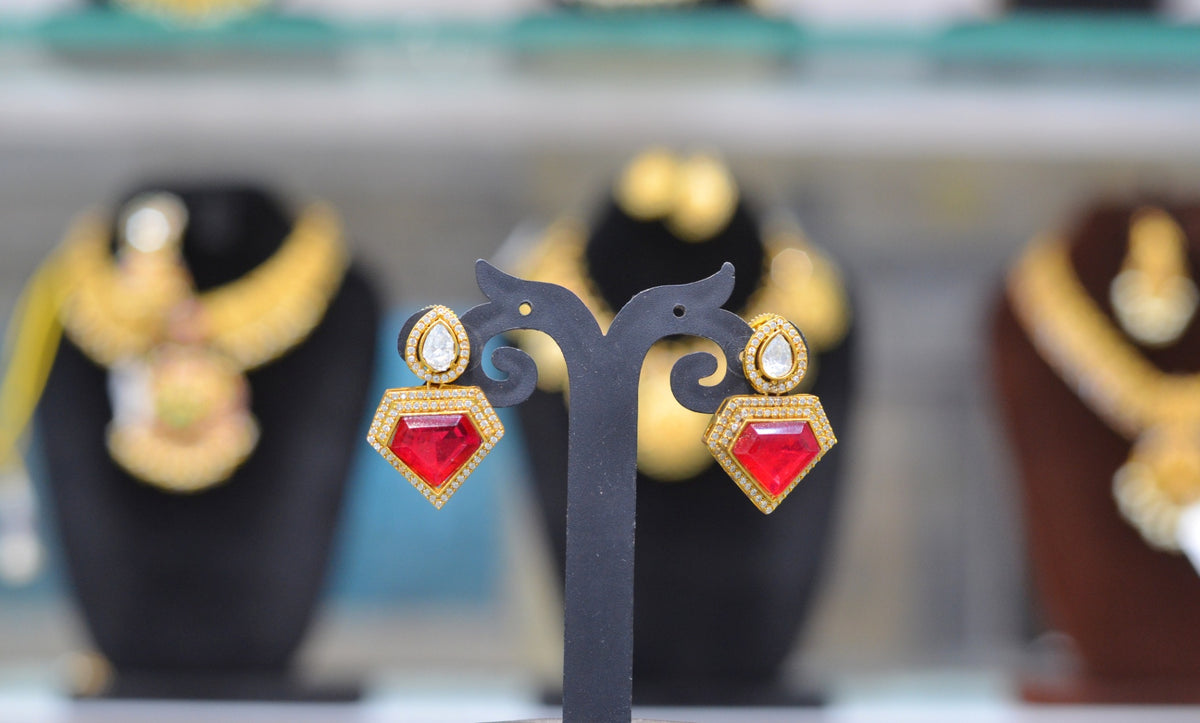 Earring Eartops 195 GOLDEN STONE RUBY