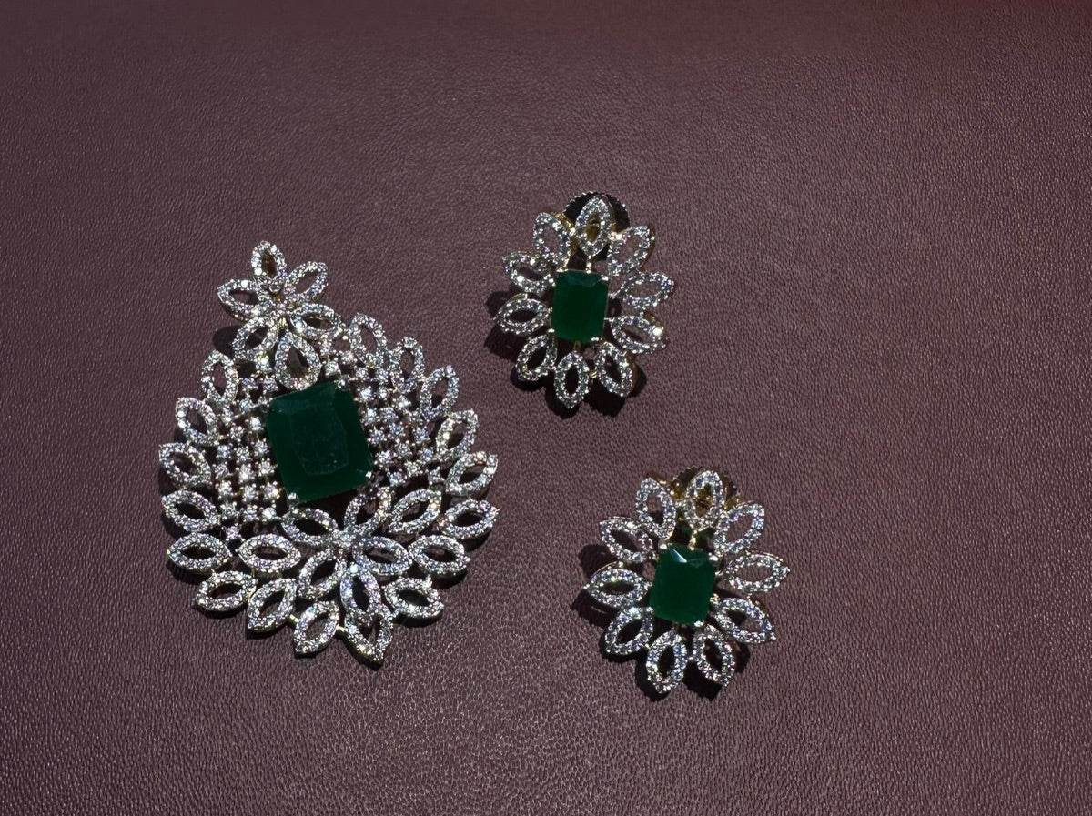 PENDANT SET CHAINS pendant set 200 DIAMOND EMERALD