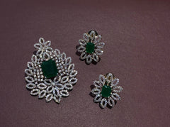 PENDANT SET CHAINS pendant set 200 DIAMOND EMERALD