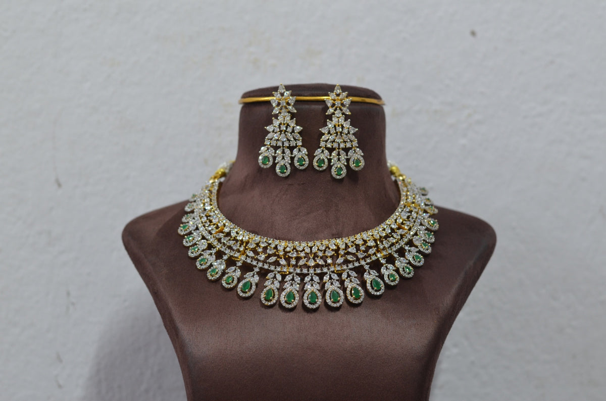 NECKLACE Nk198 DIAMOND  EMERALD