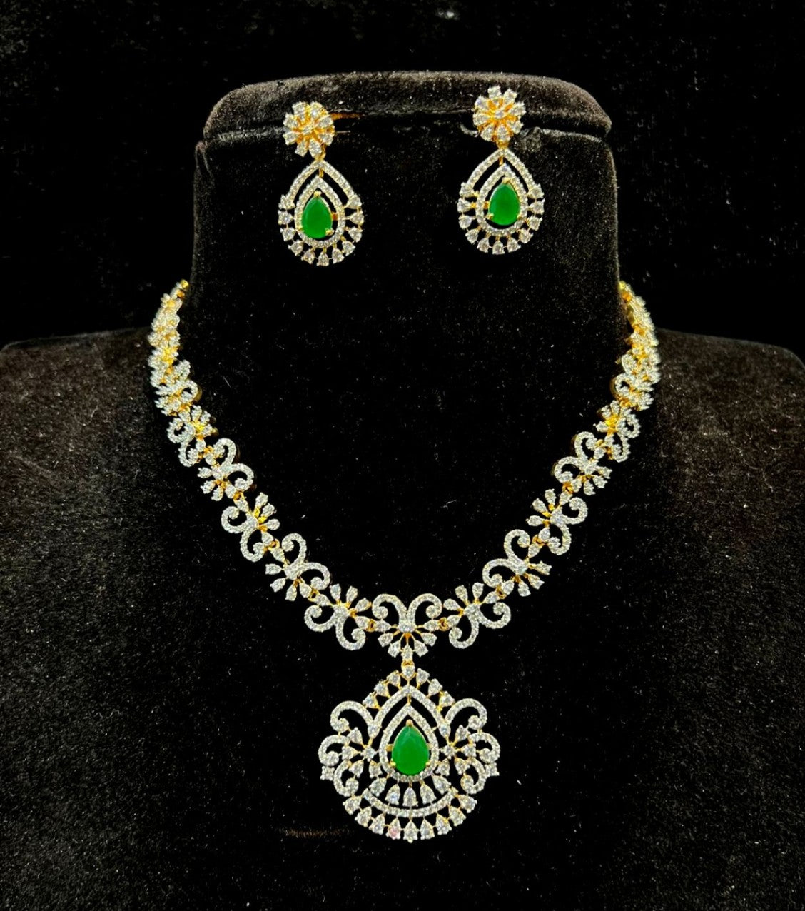NECKLACE Necklace 072 DIAMOND EMERALD