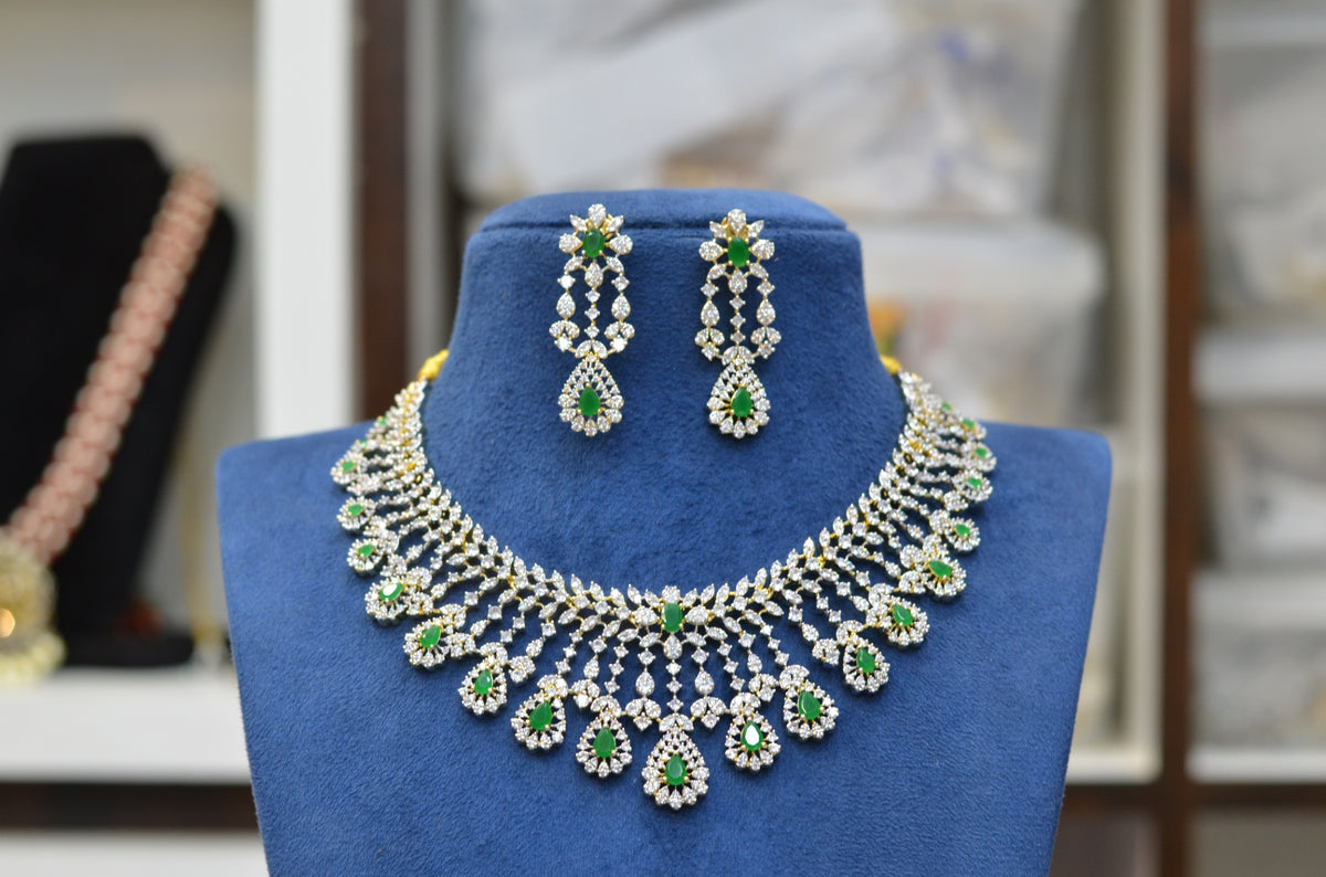 NECKLACE necklace852 DIAMOND EMERALD