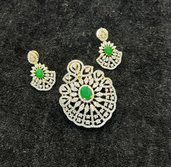 PENDANT SET / LOCKETS Pendant set 249 DIAMOND EMERALD
