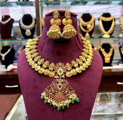 NECKLACE Kasul with pendant KEMPu EMERALD