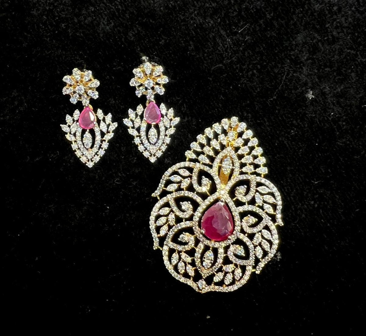 PENDANT SET CHAINS Pendant 153 DIAMOND RUBY