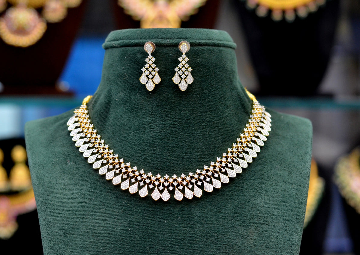 NECKLACE Necklace 693 DIAMOND DUAL PLATING DIAMOND LOOK