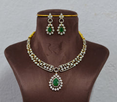 NECKLACE Nk095 DIAMOND  EMERALD