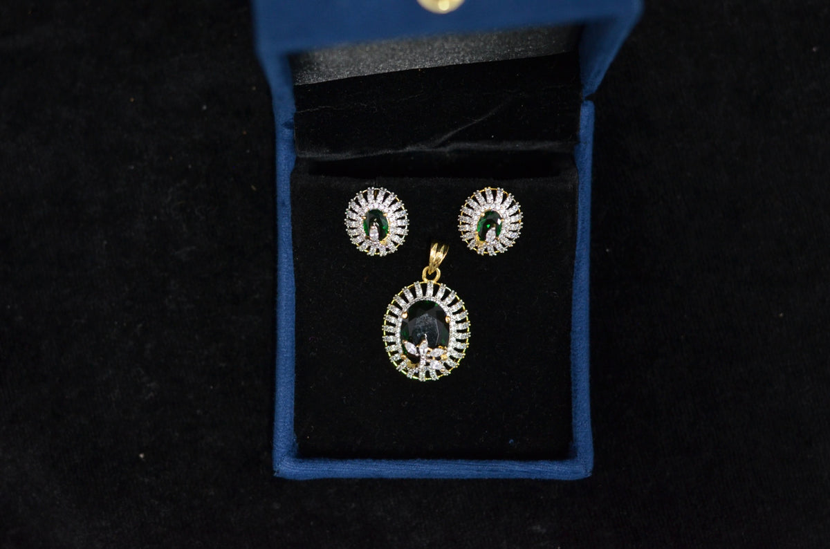 PENDANT SET / LOCKETS Locket 037 DIAMOND EMERALD