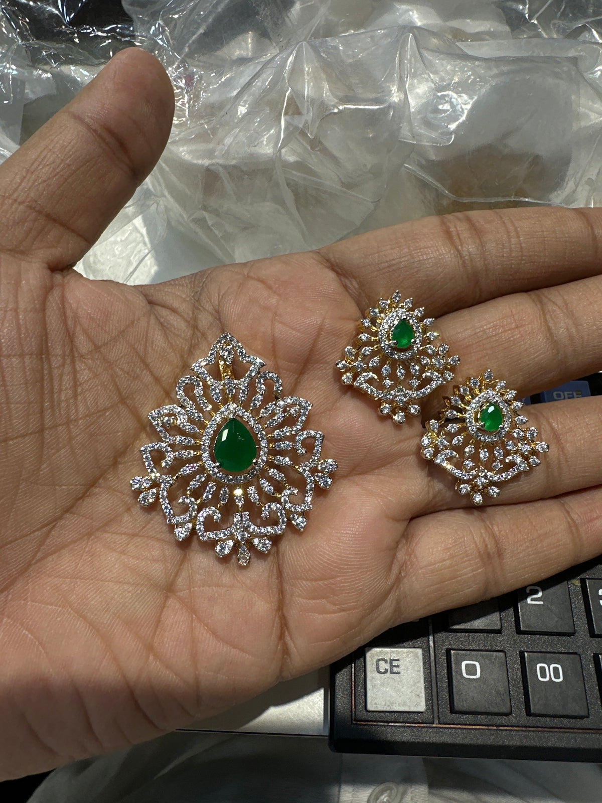 PENDANT SET CHAINS Locket 012 DIAMOND EMERALD