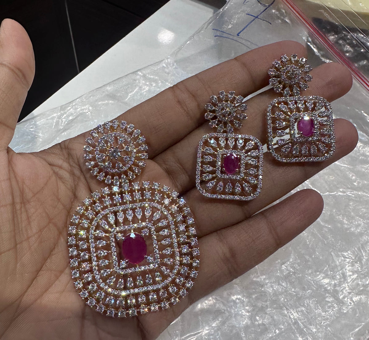 PENDANT SET CHAINS Pendant set 194 DIAMOND RUBY