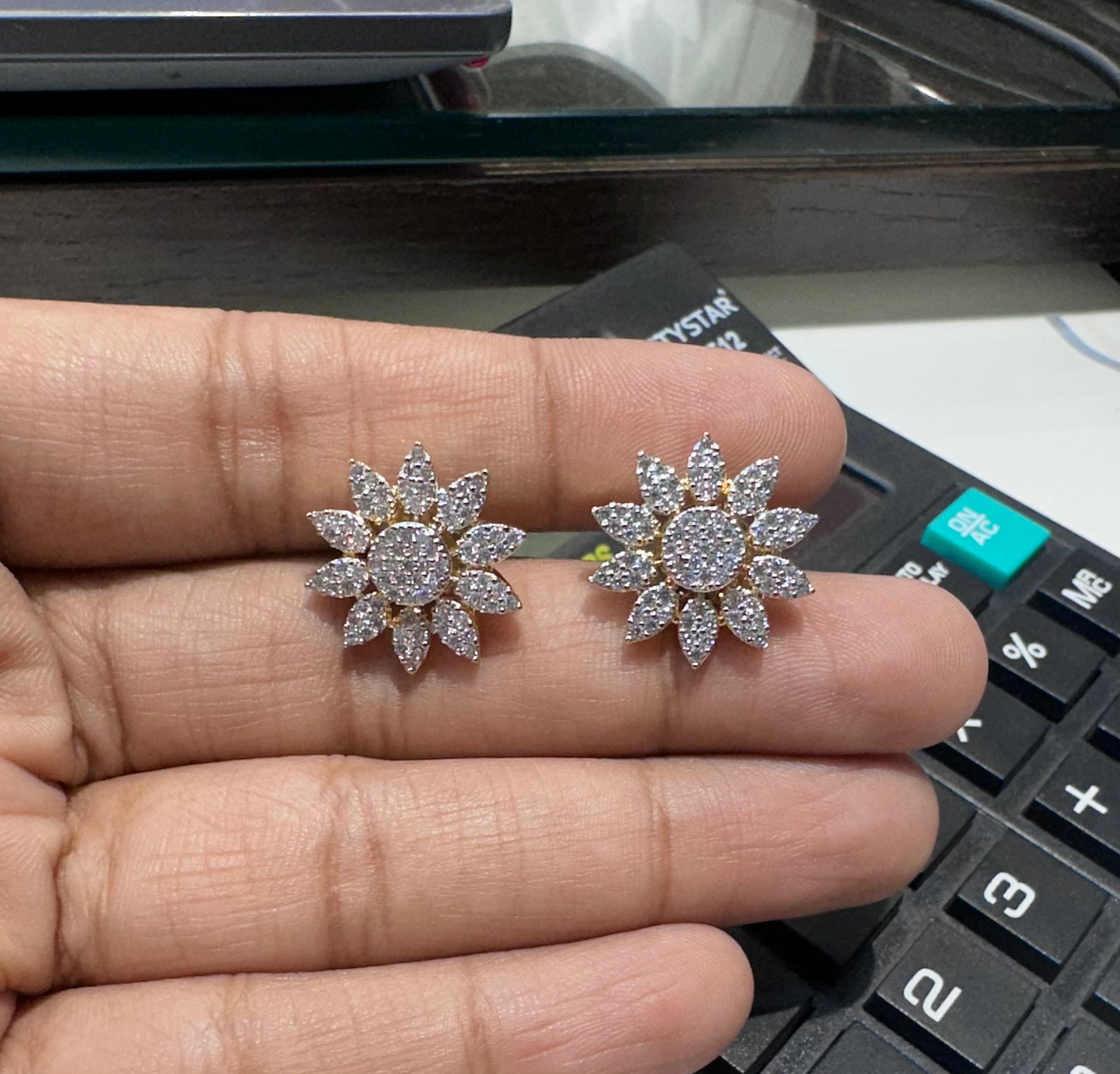 Earring eartops 087 DIAMOND WHITE