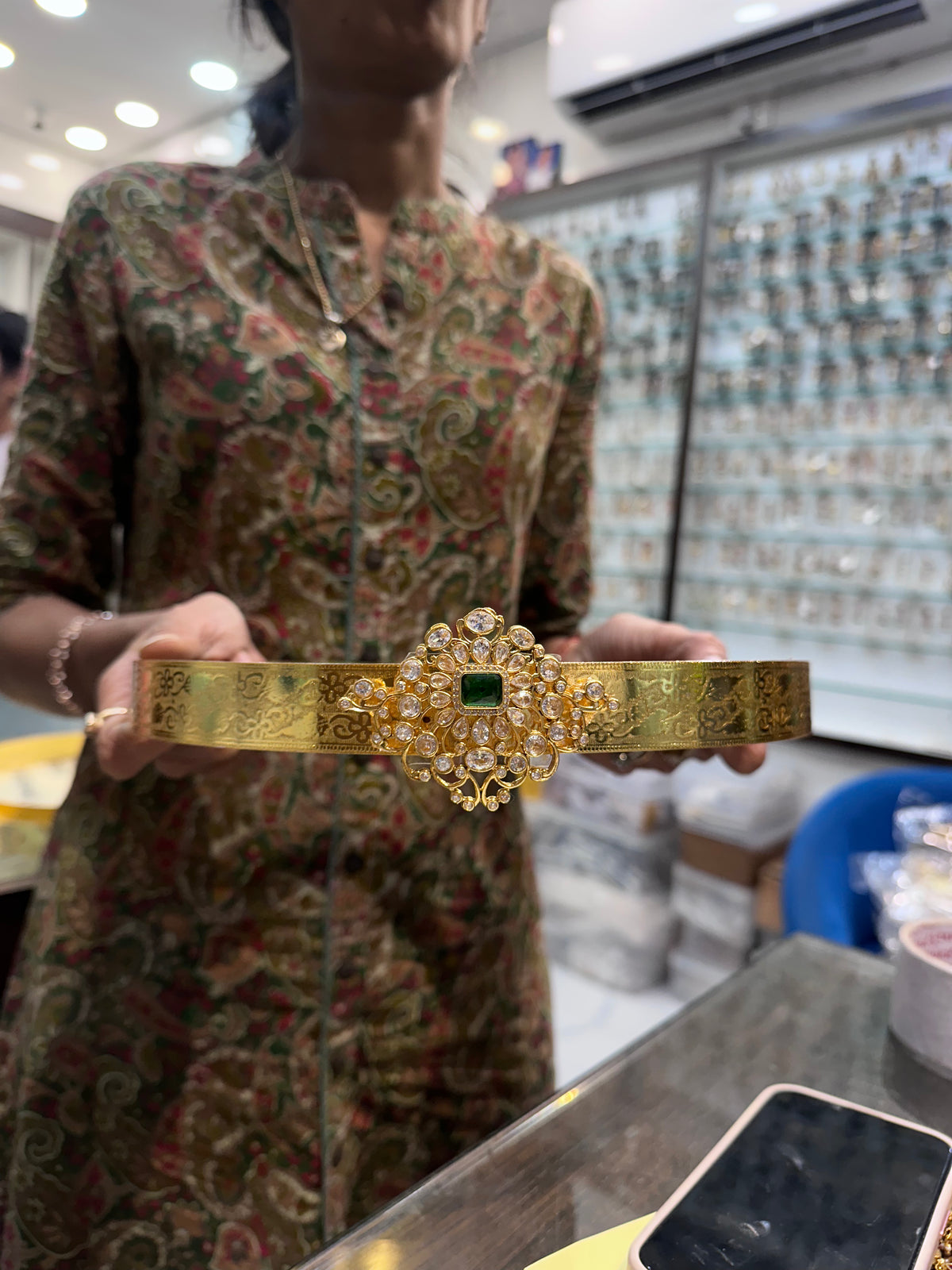 VADDANAM Wb116 GOLDEN STONE EMERALD