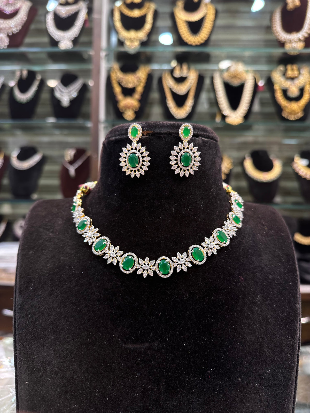 NECKLACE Necklace 502 DIAMOND EMERALD