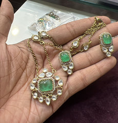 PENDANT SET CHAINS Pendant set 125 VICKTORIAN  EMERALD