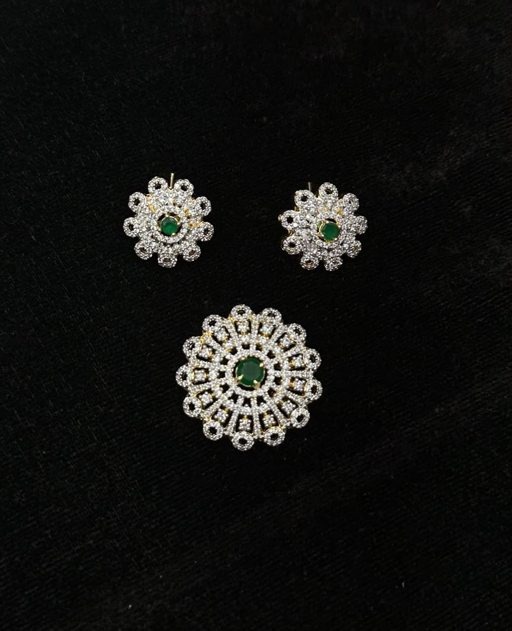 PENDANT SET / LOCKETS pendant set 298 DIAMOND EMERALD