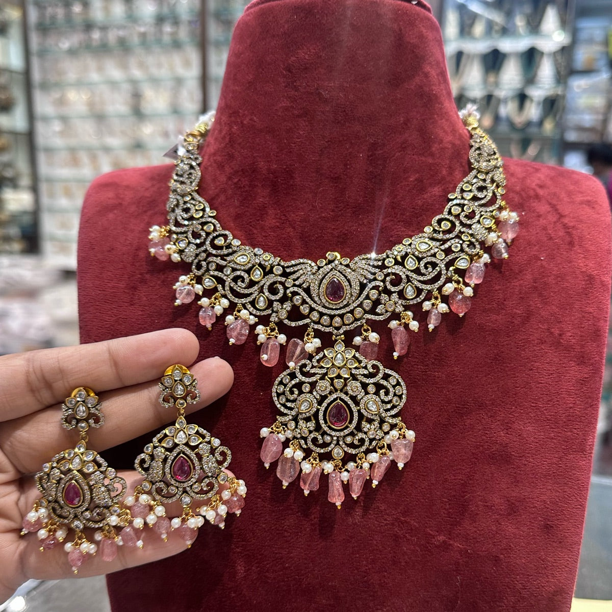 NECKLACE NK156 VICKTORIAN  RUBY