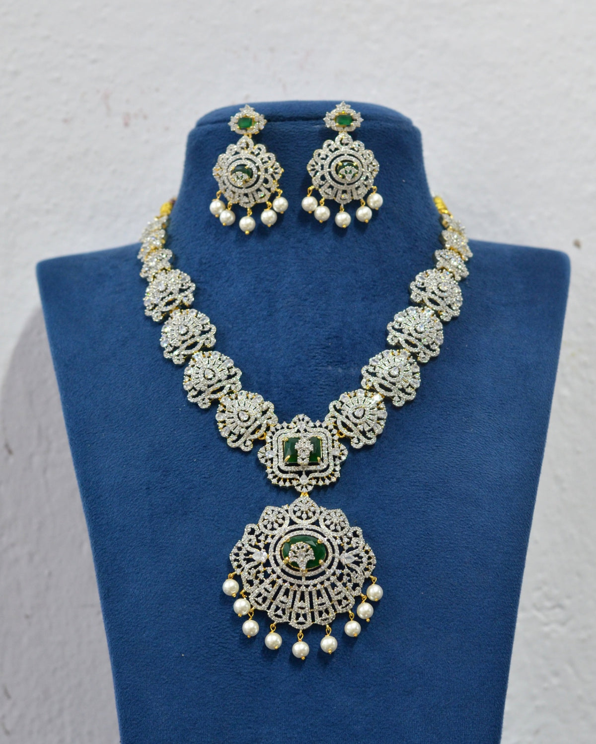 NECKLACE Necklace 929 DIAMOND  EMERALD