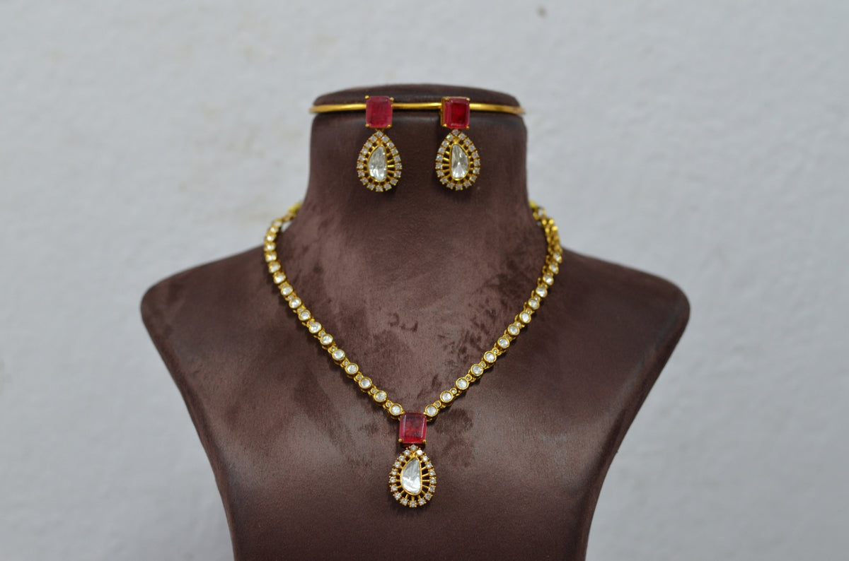 NECKLACE Necklace 747 Mozonite With Victorian Polish RUBY