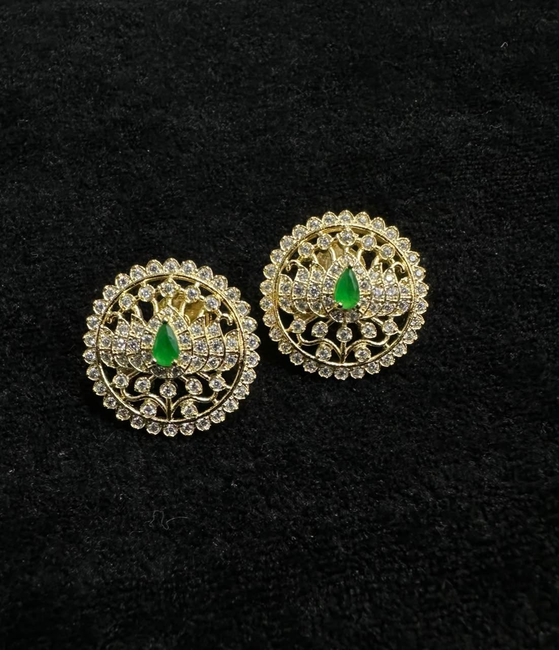 STUDS EARTOPS STUDS 043 GOLDEN EMERALD