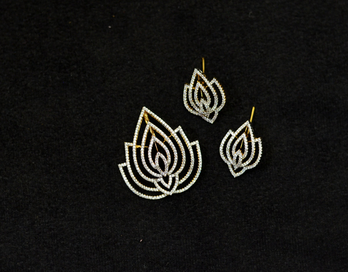 PENDANT SET / LOCKETS pendant set 199 DIAMOND WHITE