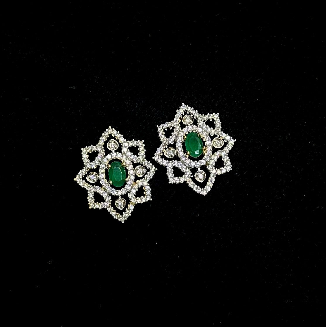 Earring Eartops 235 DIAMOND EMERALD