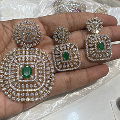 PENDANT SET CHAINS Pendant set 194 DIAMOND EMERALD