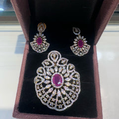 PENDANT SET / LOCKETS Pendant set 249 DIAMOND RUBY