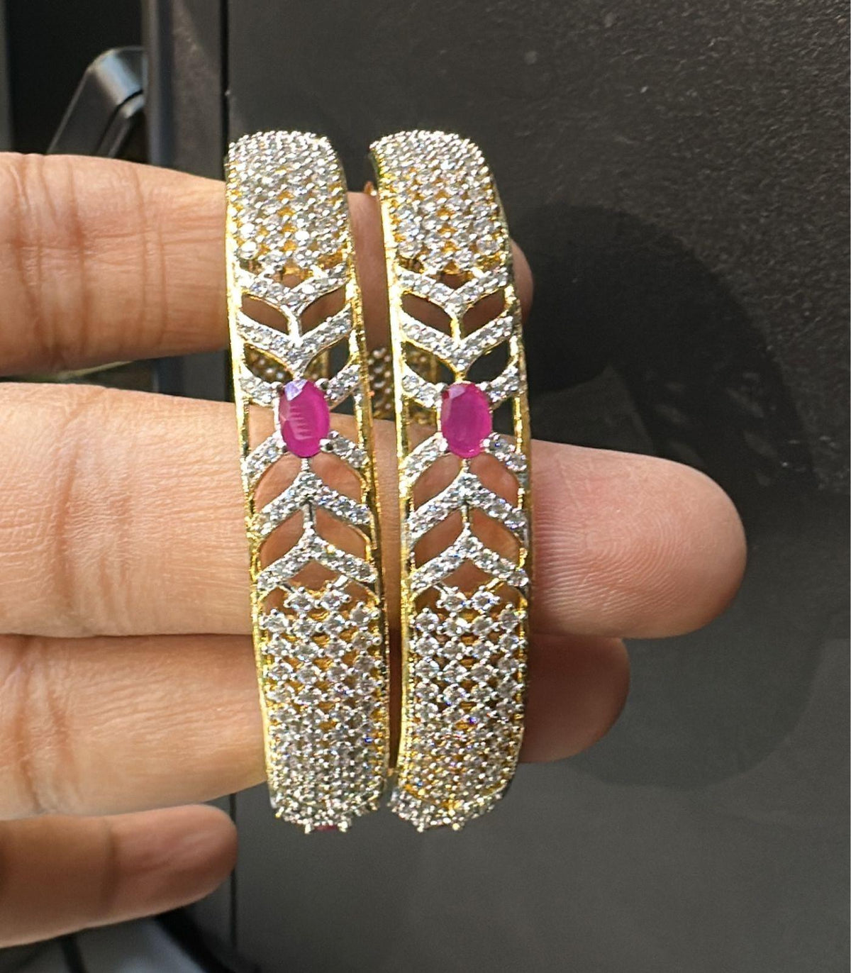 BRACELET/BANGLE Bangles 011 RUBY 2'4