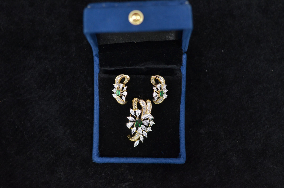 PENDANT SET / LOCKETS pendant set 252 DIAMOND EMERALD