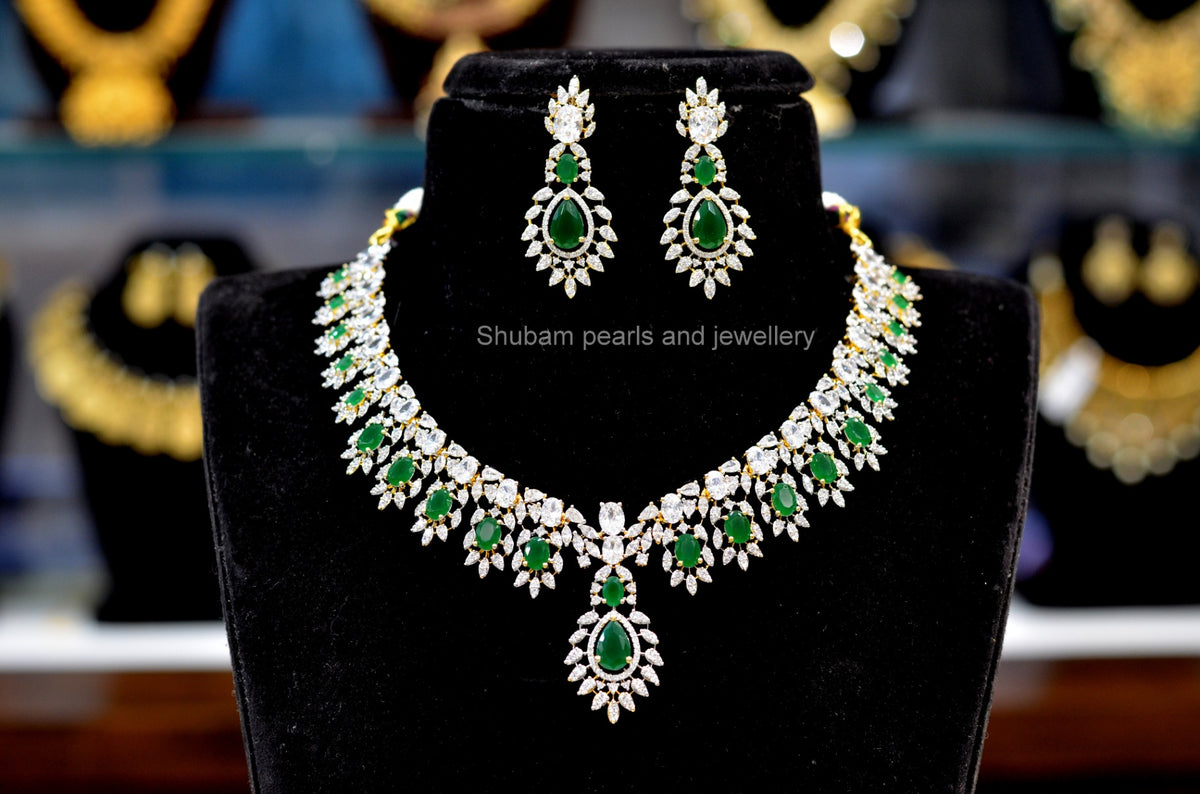 NECKLACE Necklace 012 DIAMOND EMERALD