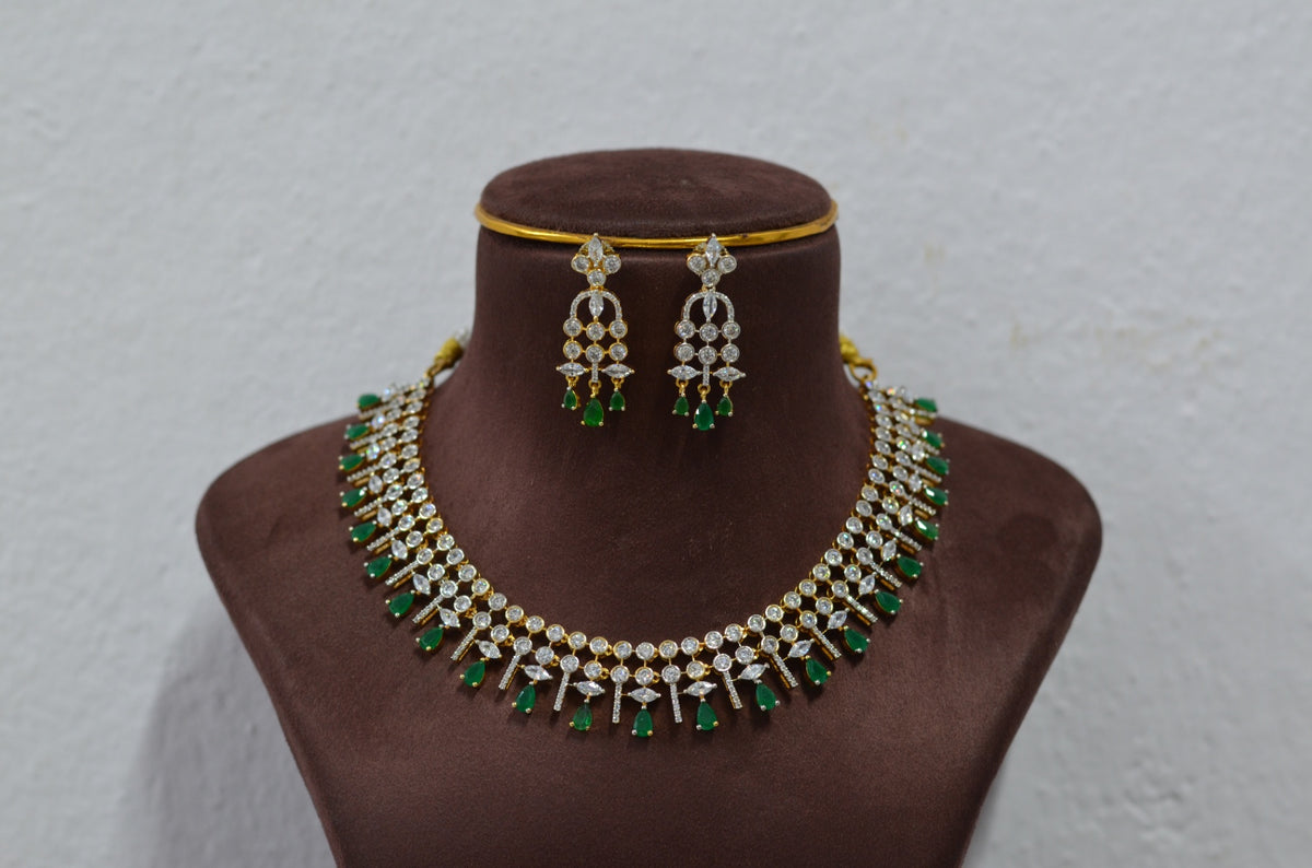 NECKLACE Necklace 927 DIAMOND  EMERALD